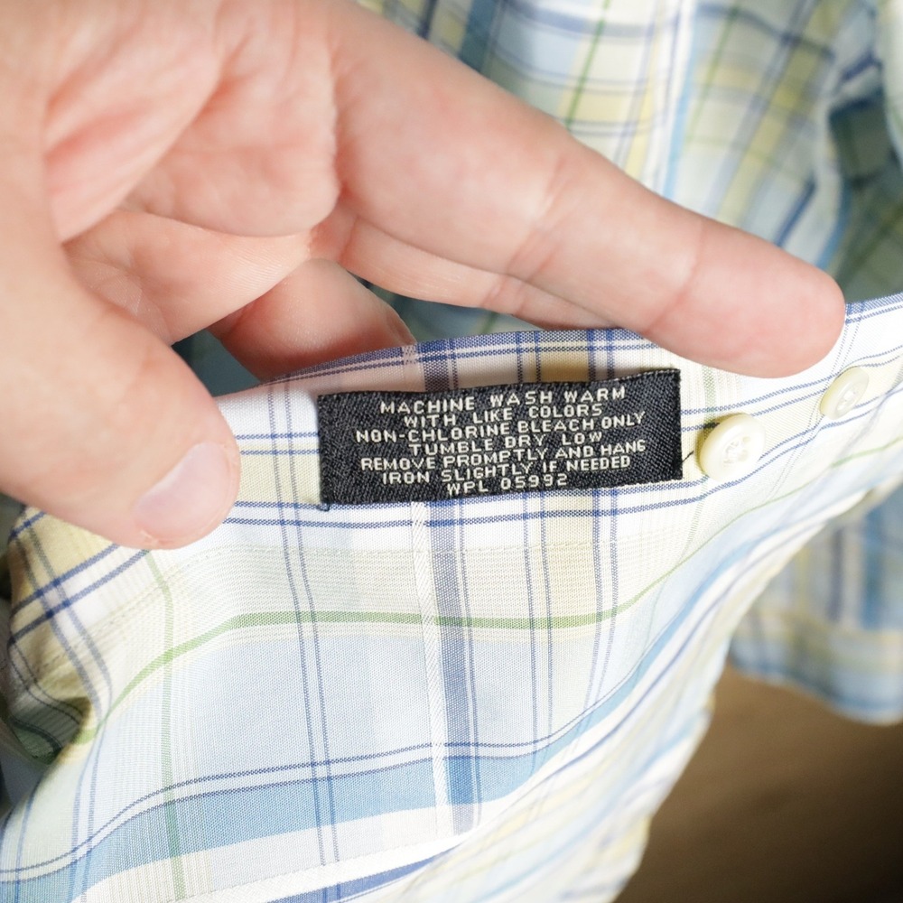 JOS A BANK Traveler's Collection Mens Plaid Long Sleeve Button Down Shirt Size M - Picture 4 of 4